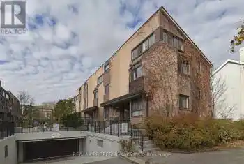 130 Clinton St Unit# 1, Toronto, Ontario M6G 2Y3, 3 Bedrooms Bedrooms, 6 Rooms Rooms,2 BathroomsBathrooms,All Houses,Sold,Clinton,C10422634