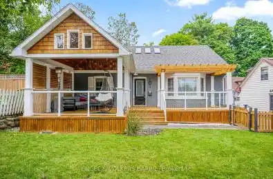 3 St Vincent Sq Barrie Ontario L4M 3Y1