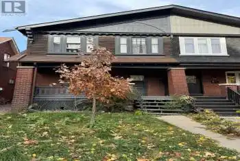 10 Dearbourne Ave, Toronto, Ontario M4K 1M7, 4 Bedrooms Bedrooms, 8 Rooms Rooms,2 BathroomsBathrooms,All Houses,Sold,Dearbourne,E10423550
