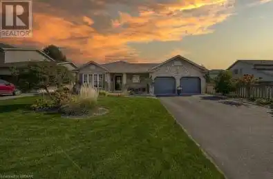 18 WINDEMERE Avenue Tillsonburg Ontario N4G5M8