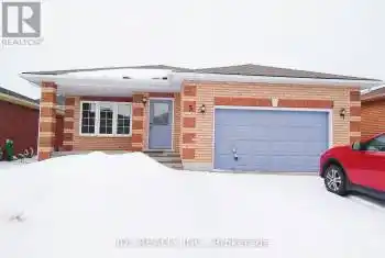 3 Sydenham Wells, Barrie, Ontario L4M 6R3, 2 Bedrooms Bedrooms, 8 Rooms Rooms,2 BathroomsBathrooms,All Houses,Rented,Sydenham Wells,S10744203