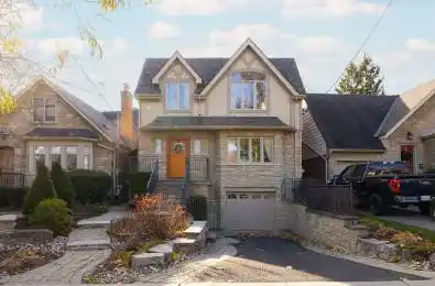 35 Sharron Dr Toronto Ontario M4G 2A7