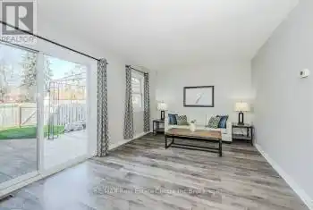 427 VICTORIA Rd Unit# C28, Guelph, Ontario N1E 5J9, 3 Bedrooms Bedrooms, 8 Rooms Rooms,3 BathroomsBathrooms,All Houses,Sold,VICTORIA,X11822886