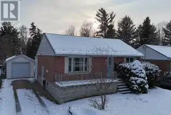 65 Strabane Ave, Barrie, Ontario L4M 2A1, 2 Bedrooms Bedrooms, 5 Rooms Rooms,2 BathroomsBathrooms,All Houses,Sold,Strabane,S11882311