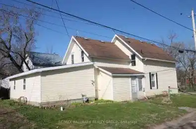 923 CENTER Street McNab/Braeside Ontario K0A1G0