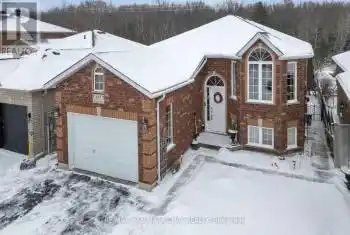 195 Pringle Dr, Barrie, Ontario L4N 0P7, 2 Bedrooms Bedrooms, 6 Rooms Rooms,3 BathroomsBathrooms,All Houses,Sold,Pringle,S11884411