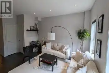 90 Robert Peel Rd, Kitchener, Ontario N2H 0B6, 2 Bedrooms Bedrooms, 5 Rooms Rooms,3 BathroomsBathrooms,All Houses,Rented,Robert Peel,X11885225