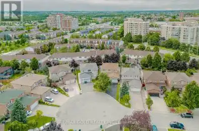 1467 Santa Rosa Court Mississauga (East Credit) Ontario L5V1H7