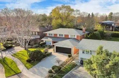 18 Courtsfield Cres Toronto Ontario M9A 4S9