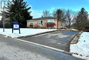 10 Heber Down Cres, Whitby, Ontario L1M 1A8, 2 Bedrooms Bedrooms, 5 Rooms Rooms,2 BathroomsBathrooms,All Houses,Sold,Heber Down,E11887445