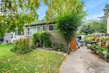 5 Pynford Cres, Toronto, Ontario M3A 1W7, 3 Bedrooms Bedrooms, 8 Rooms Rooms,2 BathroomsBathrooms,All Houses,Sold,Pynford,C9374497
