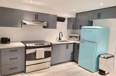 8 Tourmaline Drive Toronto (Tam O'Shanter-Sullivan) Ontario M1T1X2