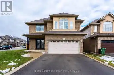 3 Holkham Avenue Hamilton (Meadowlands) Ontario L9K1N8
