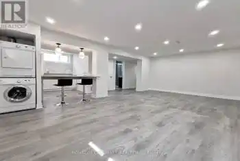 28 Benfer Rd Unit# Lower, Richmond Hill, Ontario L4C 2J9, ,2 BathroomsBathrooms,All Houses,Rented,Benfer,N11903583