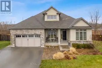 153 Michelle Crt, Welland, Ontario L3C 0A2, 2 Bedrooms Bedrooms, 12 Rooms Rooms,3 BathroomsBathrooms,All Houses,Sold,Michelle,X11903664