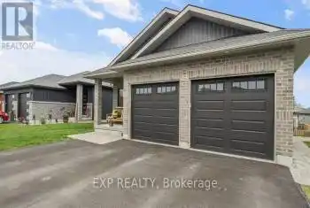 51 Dewal Pl, Belleville, Ontario K8P 0H3, 3 Bedrooms Bedrooms, 9 Rooms Rooms,3 BathroomsBathrooms,All Houses,Rented,Dewal,X11910322