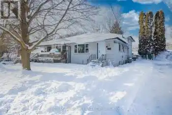 92 Penetang St, Barrie, Ontario L4M 1V6, 2 Bedrooms Bedrooms, 11 Rooms Rooms,2 BathroomsBathrooms,All Houses,Sold,Penetang,S11917890