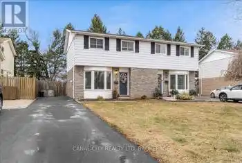 18 Oakmeadow Pl, St. Catharines, Ontario L2N 5X7, 3 Bedrooms Bedrooms, 7 Rooms Rooms,2 BathroomsBathrooms,All Houses,Sold,Oakmeadow,X11918872