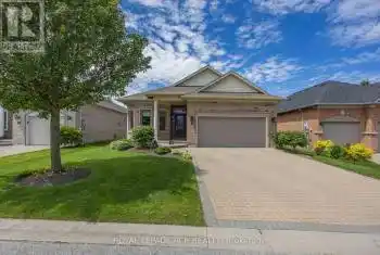 6 Faldos Flight, Whitchurch-Stouffville, Ontario L4A 1M8, 2 Bedrooms Bedrooms, 7 Rooms Rooms,3 BathroomsBathrooms,All Houses,Sold,Faldos Flight,N11923037
