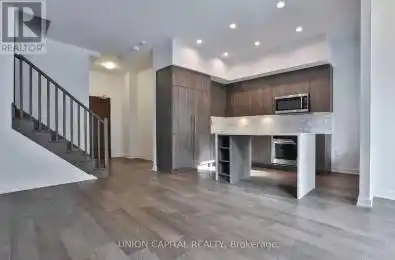 38 Iannuzzi Street Unit# TH8 Toronto (Niagara) Ontario M5V0S2