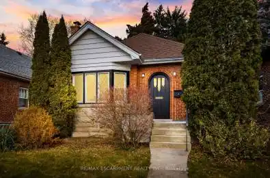 4 Edgevale Road Hamilton (Westdale) Ontario L8S3P2