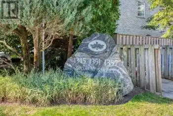 1351 Ontario St Unit# 11, Burlington, Ontario L7S 1E9, 3 Bedrooms Bedrooms, 6 Rooms Rooms,2 BathroomsBathrooms,All Houses,Sold,Ontario,W11927390