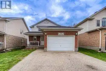 32 Amanda Walk, Cambridge, Ontario N3C 4K8, 3 Bedrooms Bedrooms, 8 Rooms Rooms,3 BathroomsBathrooms,All Houses,Sold,Amanda,27814186