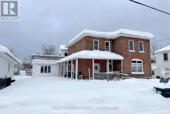 4 MARIA St, Penetanguishene, Ontario L9M 1L6, 6 Bedrooms Bedrooms, 19 Rooms Rooms,4 BathroomsBathrooms,All Houses,Sold,MARIA,S11929107