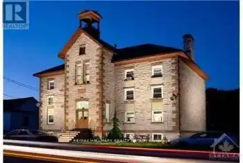 89 PRINCESS St Unit# 2, Lanark Highlands, Ontario K0G 1K0, 2 Bedrooms Bedrooms, 5 Rooms Rooms,1 BathroomBathrooms,All Houses,Rented,PRINCESS,X11931406