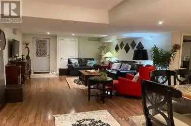 130 Bentwwod Crescent Vaughan (Maple) Ontario L4J8R5