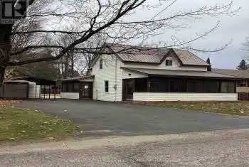 340 BISHOP St, Gravenhurst, Ontario P1P 1M5, 3 Bedrooms Bedrooms, 8 Rooms Rooms,2 BathroomsBathrooms,All Houses,Sold,BISHOP,X11931711