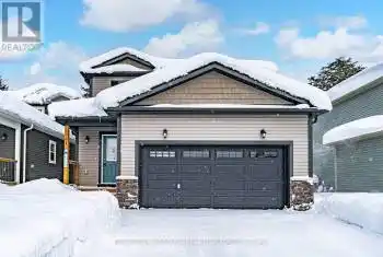 61 Quinn Forest Dr, Bracebridge, Ontario P1L 0C8, 4 Bedrooms Bedrooms, 7 Rooms Rooms,3 BathroomsBathrooms,All Houses,Sold,Quinn Forest,X11935667