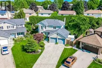 315 Exeter Crt, Newmarket, Ontario L3Y 6N8, 3 Bedrooms Bedrooms, 8 Rooms Rooms,4 BathroomsBathrooms,All Houses,Sold,Exeter,N11938274