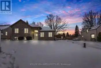 162 Burns St, Strathroy-Caradoc, Ontario N7G 1E8, 6 Bedrooms Bedrooms, 7 Rooms Rooms,3 BathroomsBathrooms,All Houses,Sold,Burns,X11939349