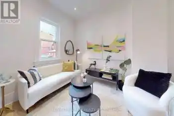 20 Glasgow St, Toronto, Ontario M5T 2B9, 2 Bedrooms Bedrooms, 6 Rooms Rooms,1 BathroomBathrooms,All Houses,Sold,Glasgow,C11947968