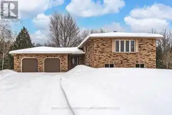 2241 Foxmead Rd, Oro-Medonte, Ontario L0K 1E0, 2 Bedrooms Bedrooms, 5 Rooms Rooms,3 BathroomsBathrooms,All Houses,Sold,Foxmead,S11949385