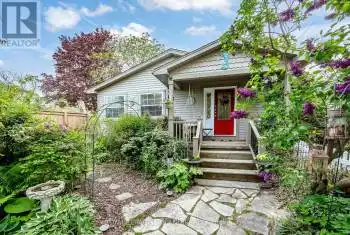 186 Charles St, Central Elgin, Ontario N5L 1H1, 1 Bedroom Bedrooms, 10 Rooms Rooms,2 BathroomsBathrooms,All Houses,Sold,Charles,X11953443