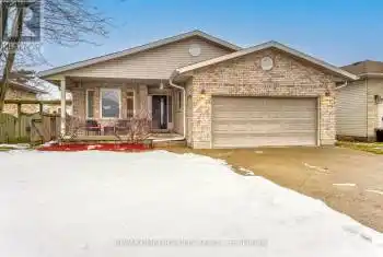 4486 Petrolia Line, Petrolia, Ontario N0N 1R0, 3 Bedrooms Bedrooms, 7 Rooms Rooms,2 BathroomsBathrooms,All Houses,Sold,Petrolia,X11958522