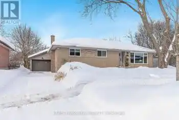 34 Marion Cres, Barrie, Ontario L4M 2L3, 4 Bedrooms Bedrooms, 6 Rooms Rooms,2 BathroomsBathrooms,All Houses,Sold,Marion,S11959384