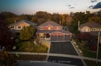 11 Calgary Gdns Vaughan Ontario L4L 8B2