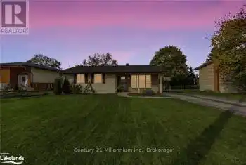 230 CHRISTOPHER St, Clearview, Ontario L0M 1S0, 2 Bedrooms Bedrooms, 7 Rooms Rooms,1 BathroomBathrooms,All Houses,Sold,CHRISTOPHER,S10435783