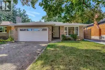 8 Lowell St, Cambridge, Ontario N1R 5C7, 5 Bedrooms Bedrooms, 15 Rooms Rooms,4 BathroomsBathrooms,All Houses,Sold,Lowell,X11967485