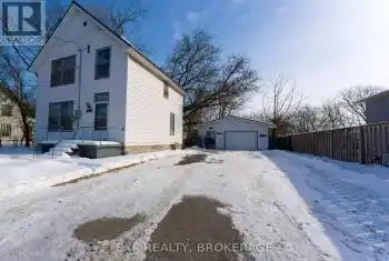 4054 Perth Rd, South Frontenac, Ontario K0H 1X0, 3 Bedrooms Bedrooms, 7 Rooms Rooms,2 BathroomsBathrooms,All Houses,Sold,Perth,X11971963