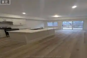 9A Biscayne Blvd Unit# THIRD FLOOR, Georgina, Ontario L4P 2R4, 3 Bedrooms Bedrooms, 9 Rooms Rooms,2 BathroomsBathrooms,All Houses,Rented,Biscayne,N11975027