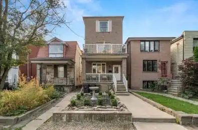 53 Essex St Toronto Ontario M6G 1T4
