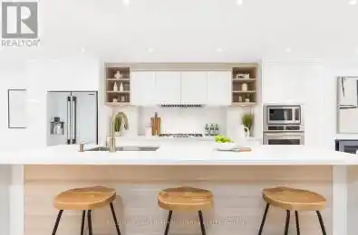 96 Glenvale Boulevard Toronto (Leaside) Ontario M4G2V9