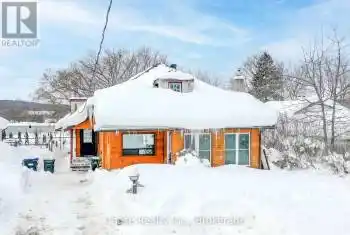 68 Fox St, Penetanguishene, Ontario L9M 1C6, 3 Bedrooms Bedrooms, 7 Rooms Rooms,3 BathroomsBathrooms,All Houses,Sold,Fox,S11981983