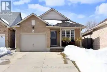 552 Southridge Drive, Hamilton (Mountview), Ontario L9C7V4, 4 Bedrooms Bedrooms, ,2 BathroomsBathrooms,All Houses,For Sale,Southridge,X12001196