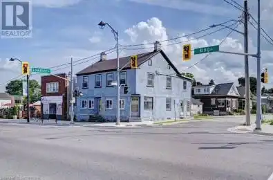 906 KING Street Cambridge Ontario N3H3P3
