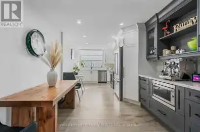 355 Rathburn Road Unit# 701 Mississauga (Rathwood) Ontario L4Z1H4
